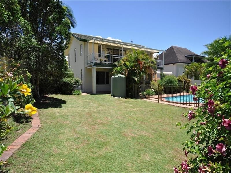 49 Chichester Drive, Arundel QLD 4214