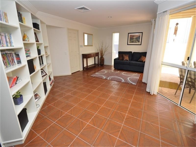 49 Chichester Drive, Arundel QLD 4214