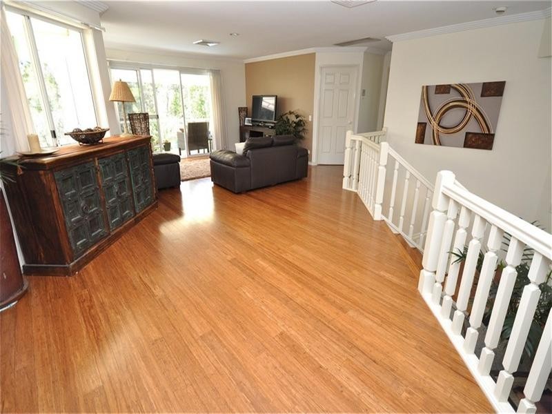 49 Chichester Drive, Arundel QLD 4214