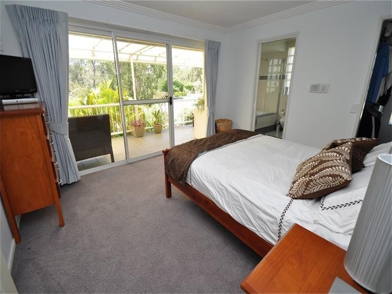 49 Chichester Drive, Arundel QLD 4214