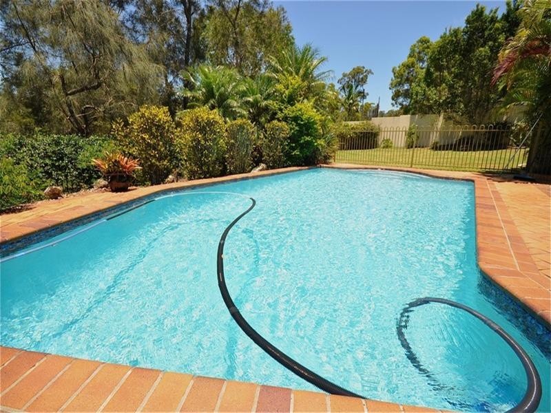 49 Chichester Drive, Arundel QLD 4214
