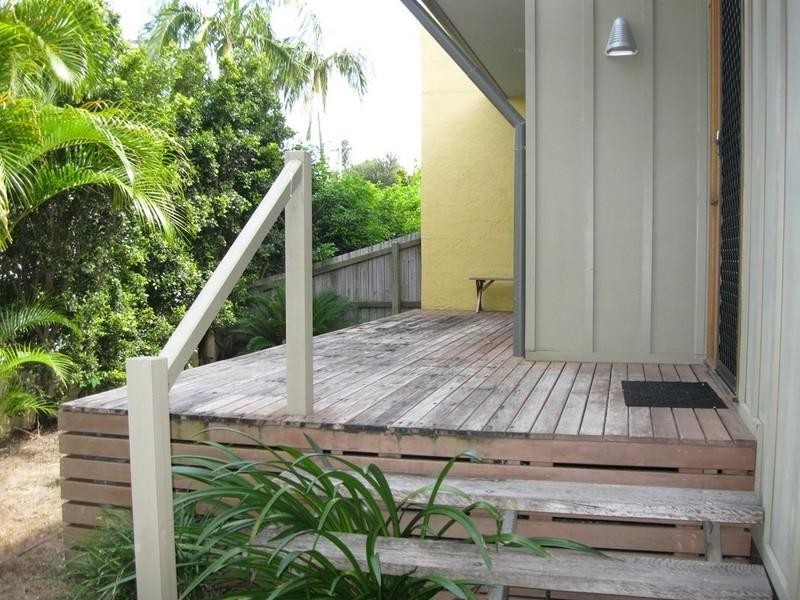 2/18 Norfolk Avenue, Surfers Paradise QLD 4217