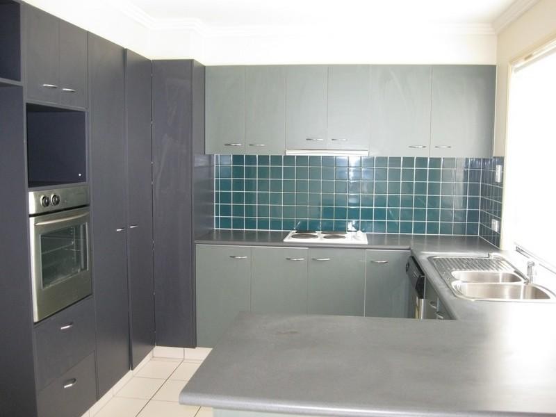 2/18 Norfolk Avenue, Surfers Paradise QLD 4217