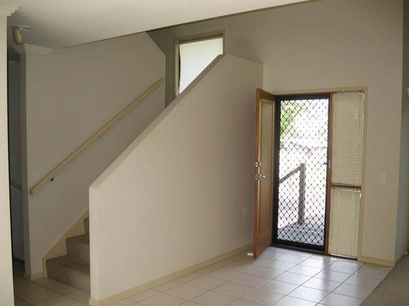 2/18 Norfolk Avenue, Surfers Paradise QLD 4217