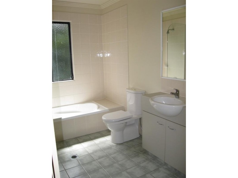 2/18 Norfolk Avenue, Surfers Paradise QLD 4217