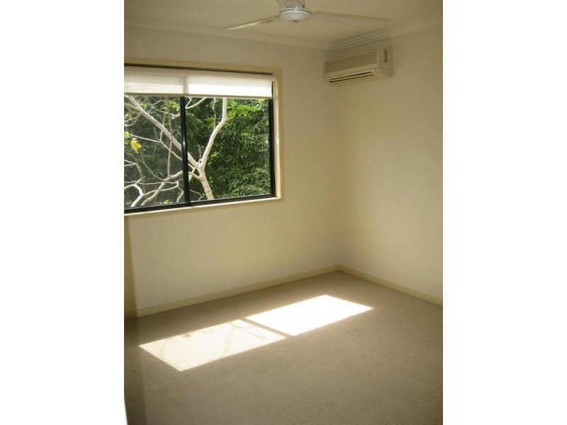 2/18 Norfolk Avenue, Surfers Paradise QLD 4217