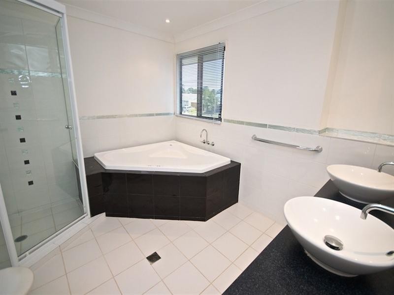 21 Regatta Avenue, Oxenford QLD 4210