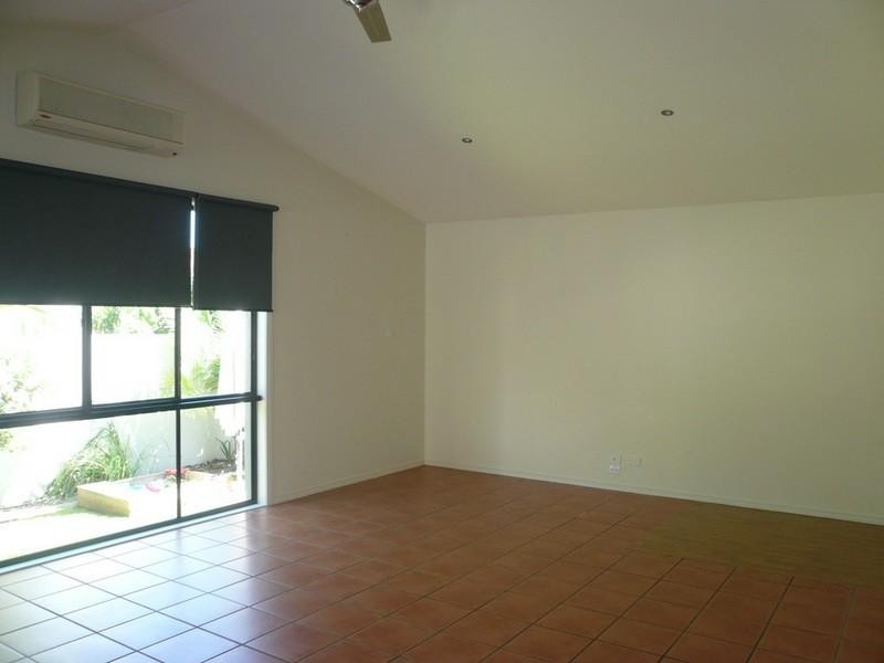 13 Portreeves Place, Arundel QLD 4214