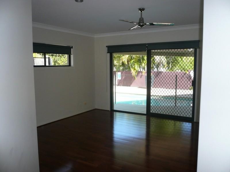 13 Portreeves Place, Arundel QLD 4214