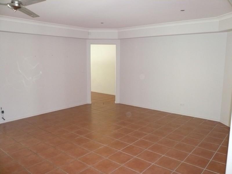 13 Portreeves Place, Arundel QLD 4214