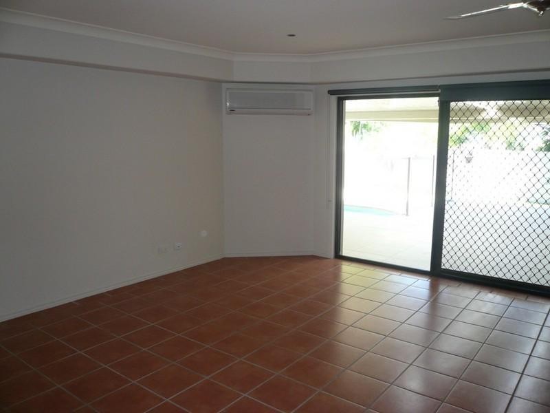 13 Portreeves Place, Arundel QLD 4214