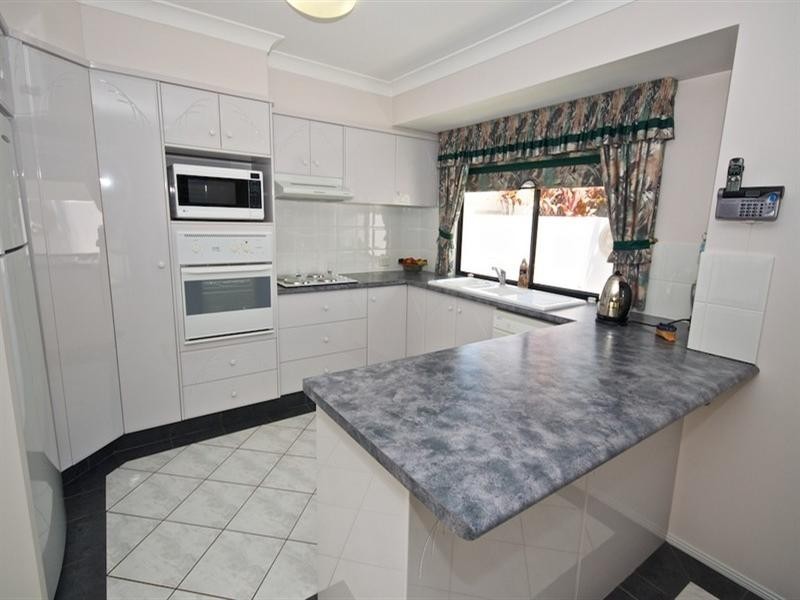 27 Fitzalan Circuit, Arundel QLD 4214