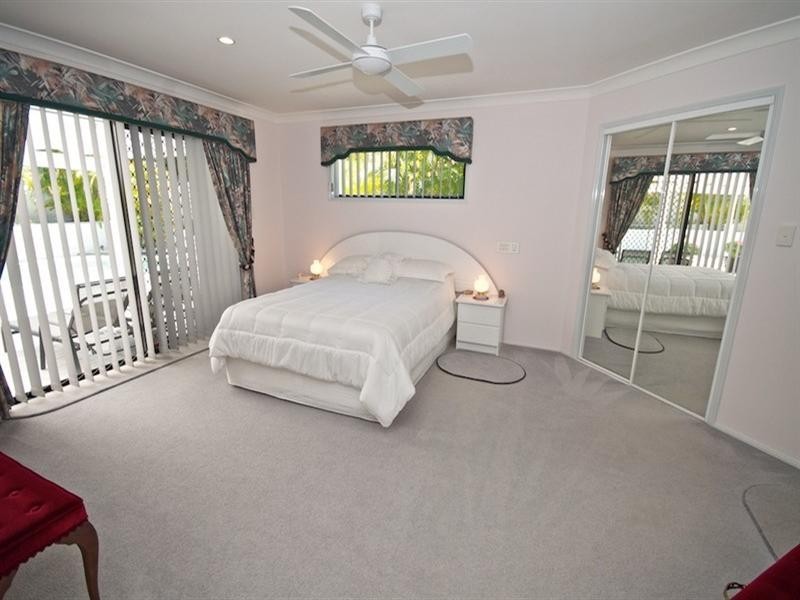 27 Fitzalan Circuit, Arundel QLD 4214