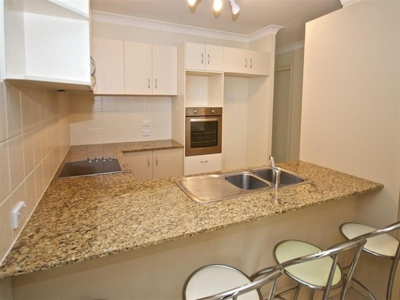 70 Tee Trees Boulevard, Arundel QLD 4214