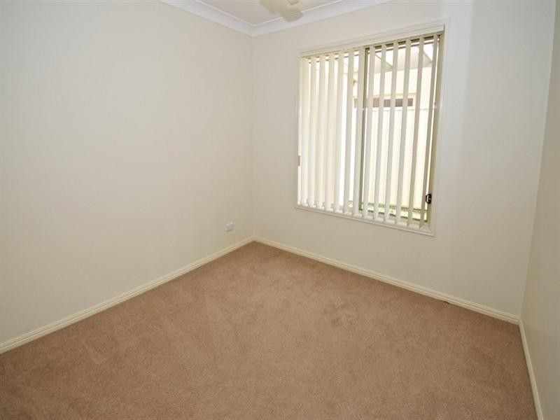 70 Tee Trees Boulevard, Arundel QLD 4214