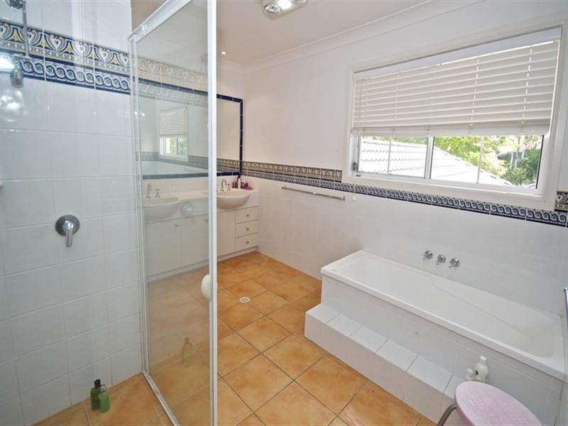 71 Chichester Drive, Arundel QLD 4214