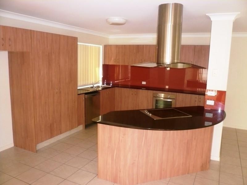 64 Tee Trees Boulevard, Arundel QLD 4214