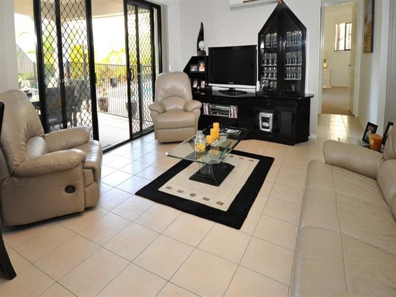 47 Golden Bear Drive, Arundel QLD 4214