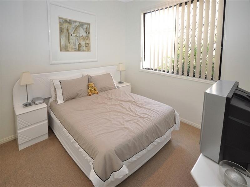 47 Golden Bear Drive, Arundel QLD 4214