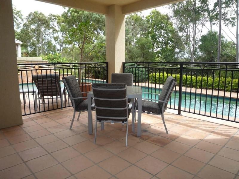 24 Jarvis Place, Arundel QLD 4214