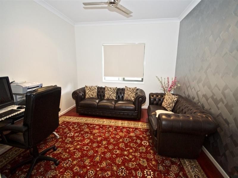 2/34 Robert Street, Labrador QLD 4215