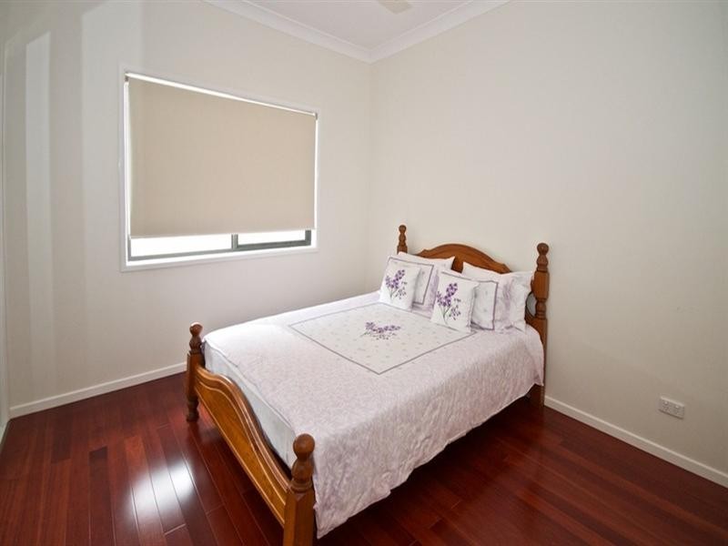 2/34 Robert Street, Labrador QLD 4215