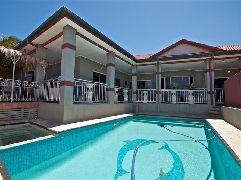 12 Shoreham Chase, Arundel QLD 4214