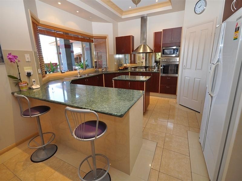 12 Shoreham Chase, Arundel QLD 4214