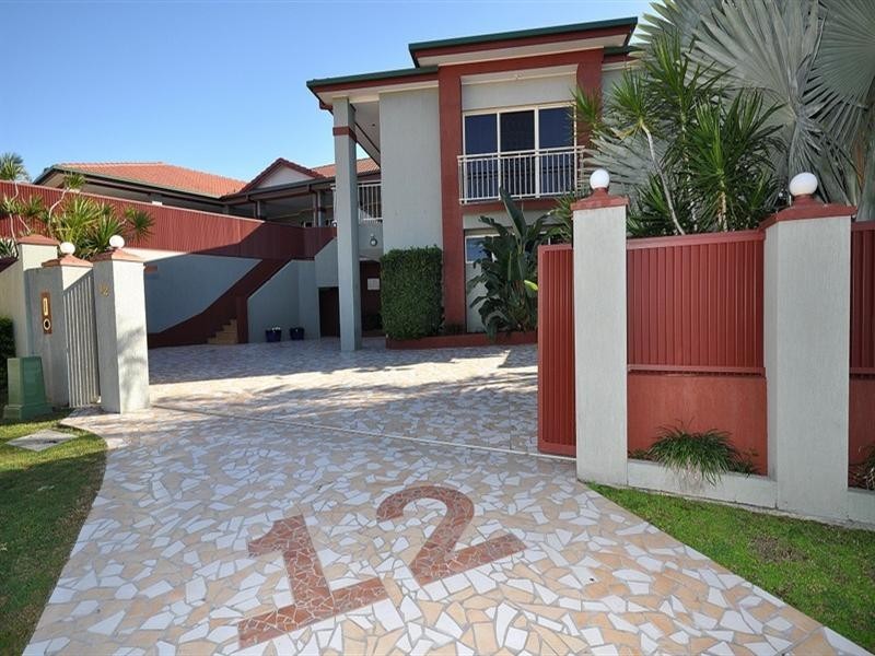12 Shoreham Chase, Arundel QLD 4214