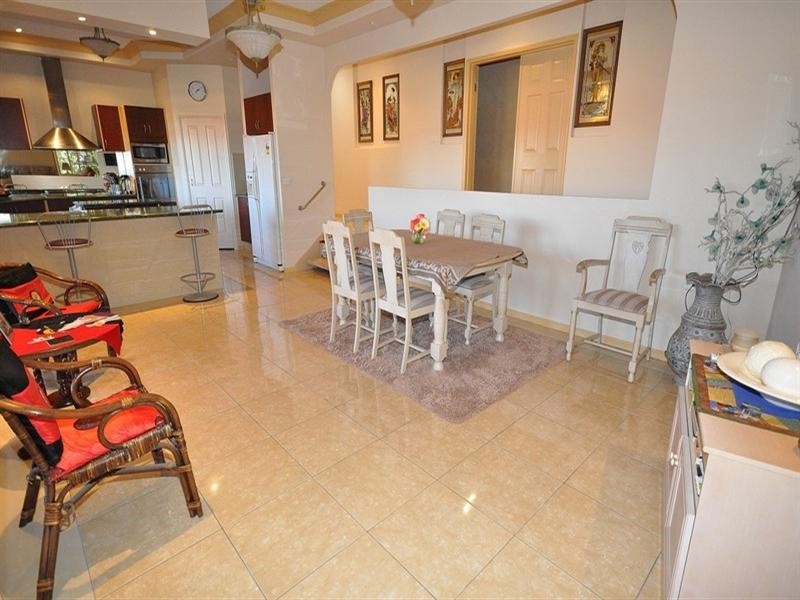 12 Shoreham Chase, Arundel QLD 4214