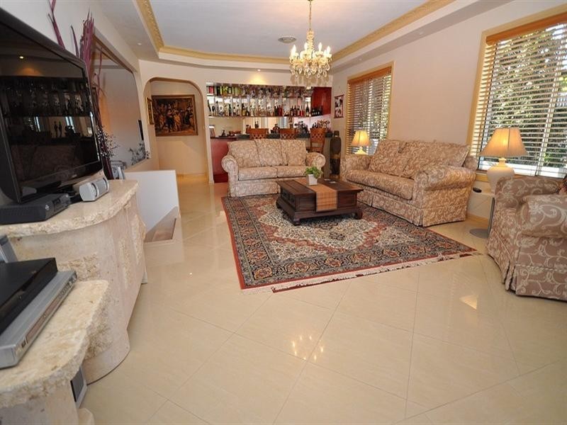 12 Shoreham Chase, Arundel QLD 4214