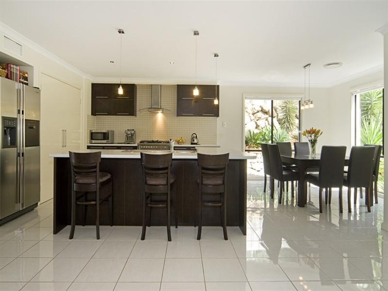 7 Soward Court, Pacific Pines QLD 4211