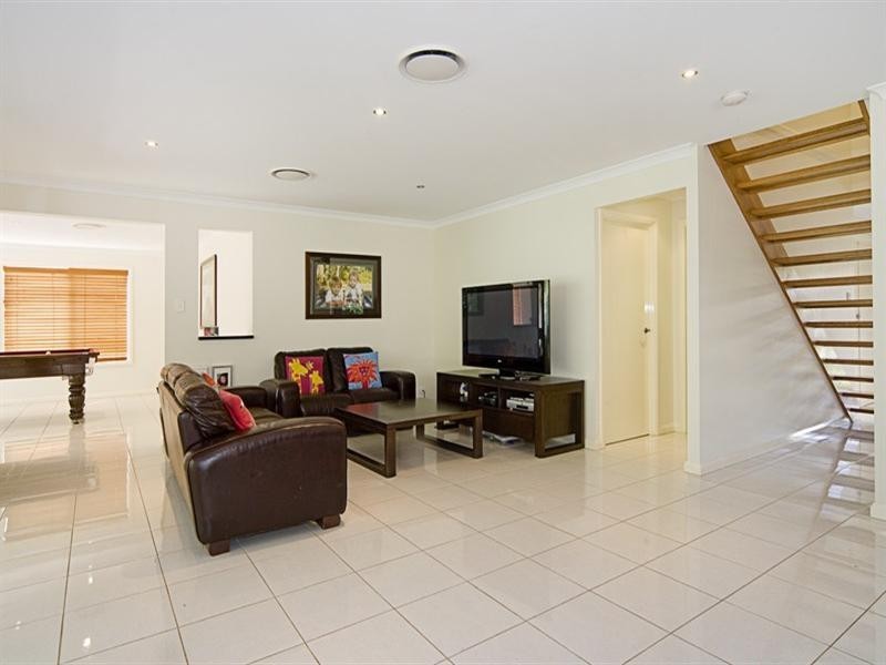 7 Soward Court, Pacific Pines QLD 4211