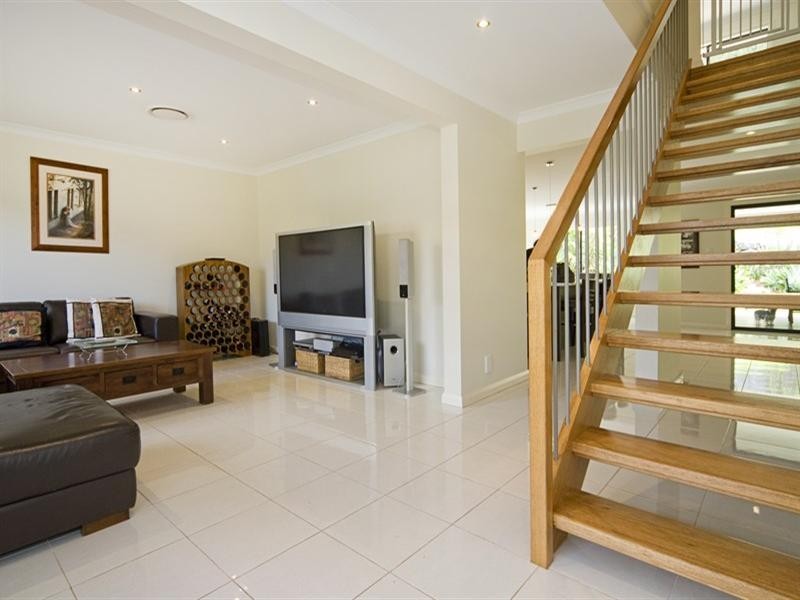 7 Soward Court, Pacific Pines QLD 4211