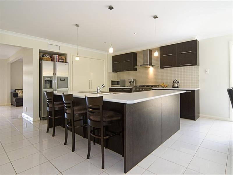 7 Soward Court, Pacific Pines QLD 4211