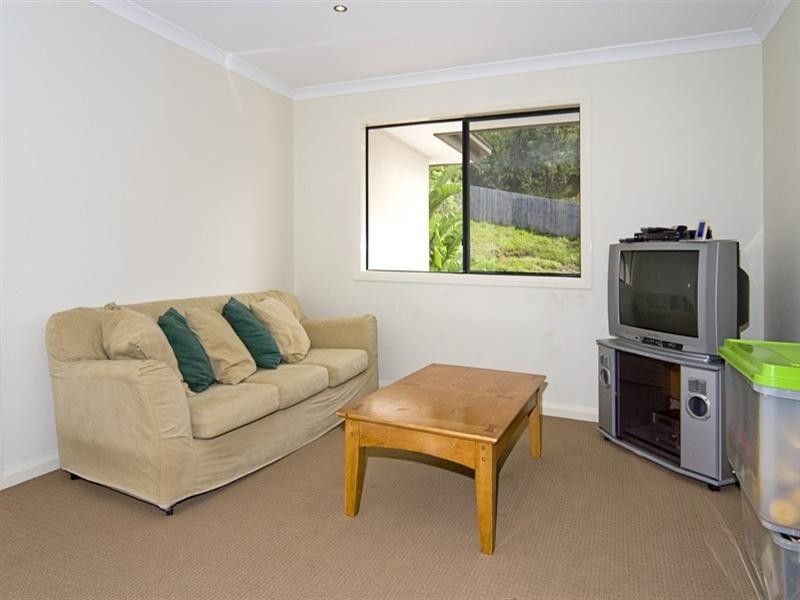 7 Soward Court, Pacific Pines QLD 4211