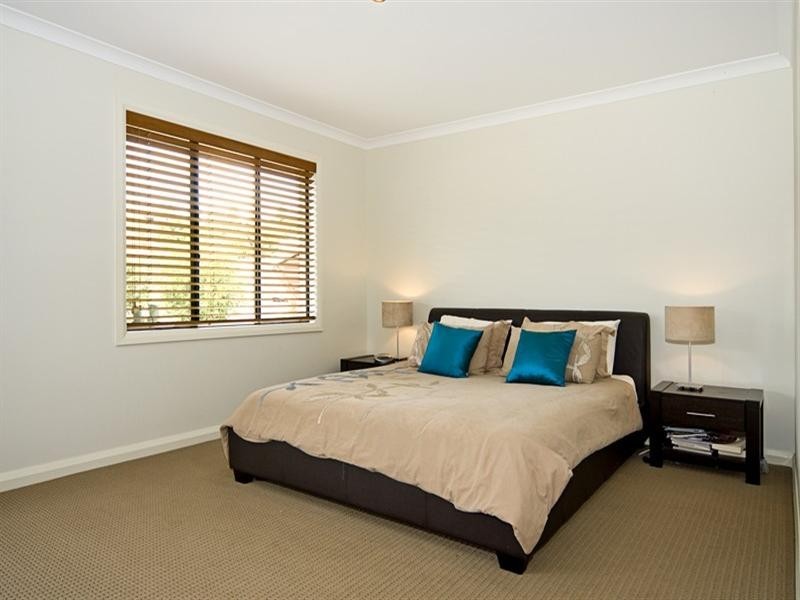 7 Soward Court, Pacific Pines QLD 4211