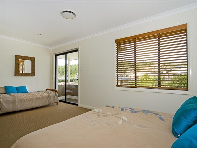 7 Soward Court, Pacific Pines QLD 4211