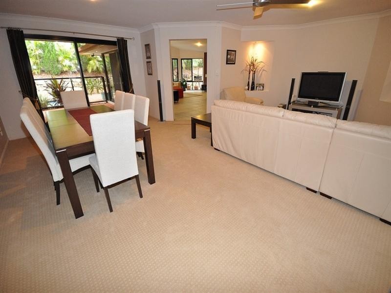 73 Arun Drive, Arundel QLD 4214