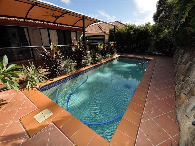 73 Arun Drive, Arundel QLD 4214