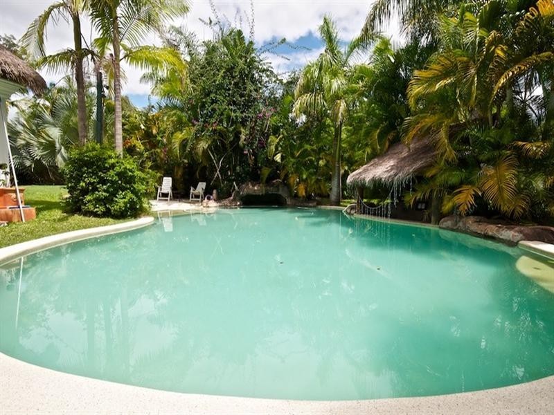 6 Jarvis Place, Arundel QLD 4214