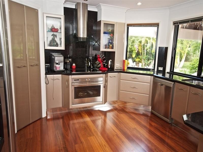 6 Jarvis Place, Arundel QLD 4214