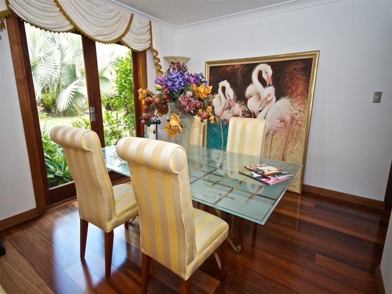 6 Jarvis Place, Arundel QLD 4214