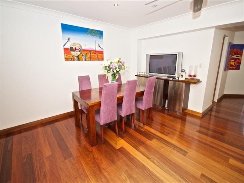 6 Jarvis Place, Arundel QLD 4214