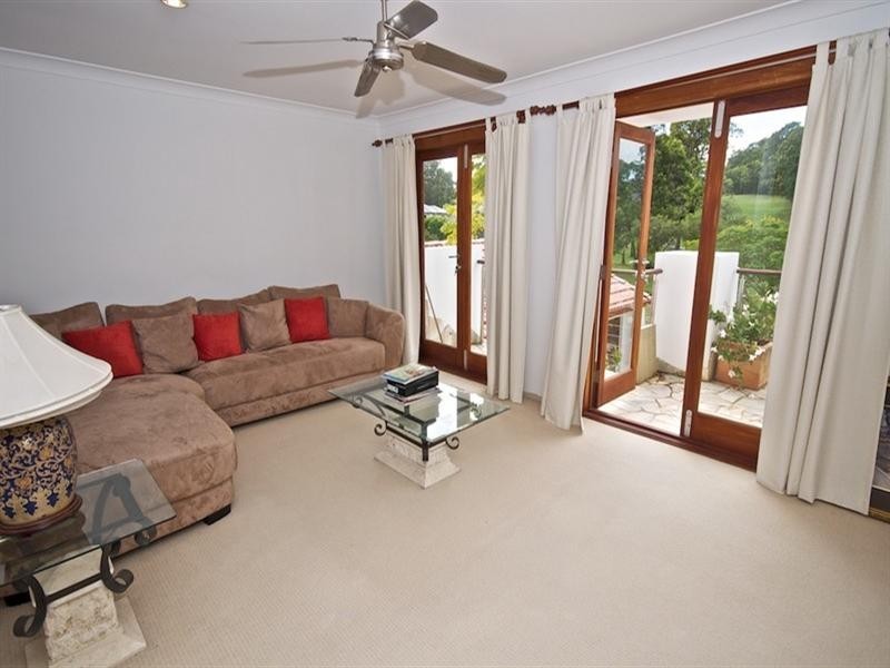 6 Jarvis Place, Arundel QLD 4214