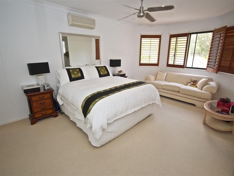 6 Jarvis Place, Arundel QLD 4214