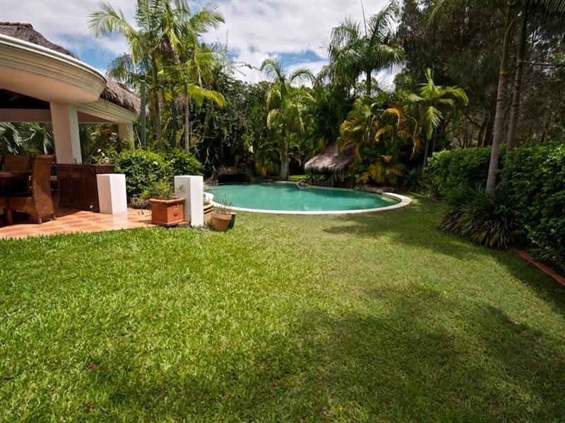 6 Jarvis Place, Arundel QLD 4214