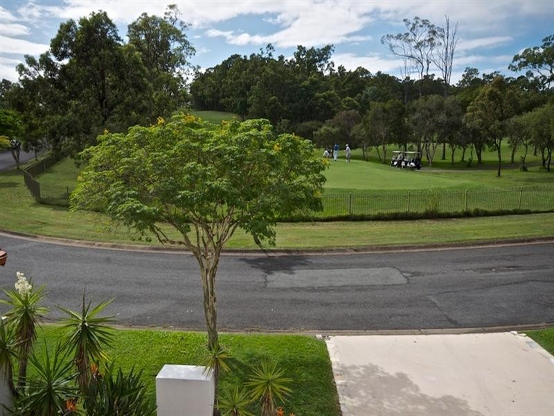 6 Jarvis Place, Arundel QLD 4214