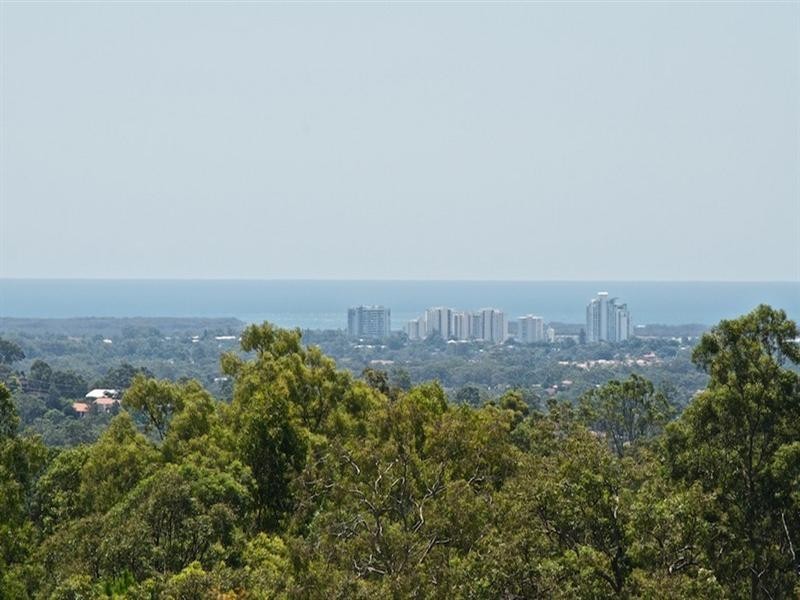 64 Castle Hill Drive South, Gaven QLD 4211