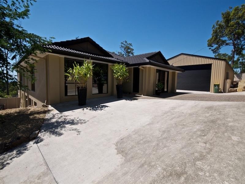 64 Castle Hill Drive South, Gaven QLD 4211